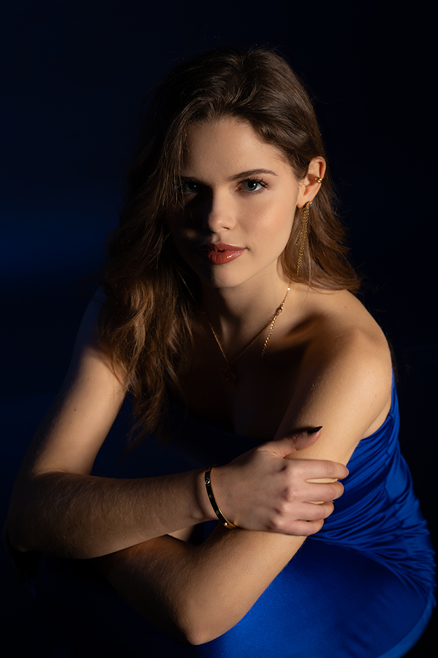 Ritratto fotografico professionale in studio per modella a Roma - 6PM STUDIO
